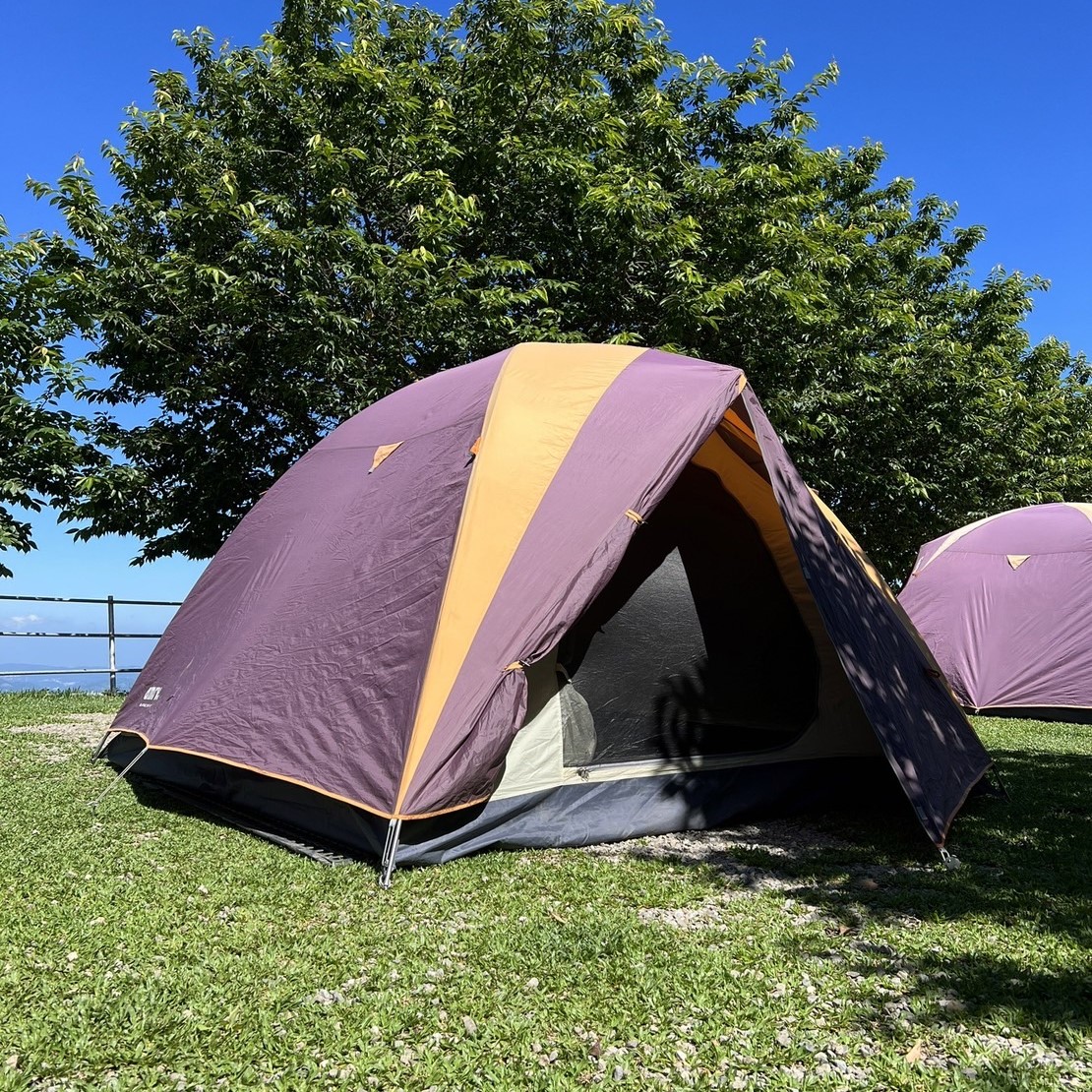 營區內帳篷